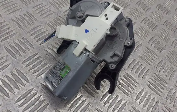 Renault Clio III Wiper motor 8200311486