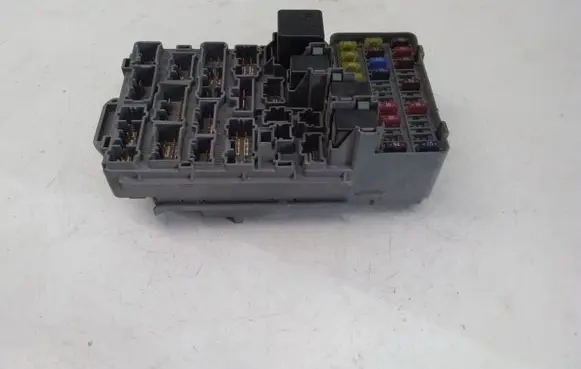 Honda Stream Fuse module S7AJ01000 A1400000