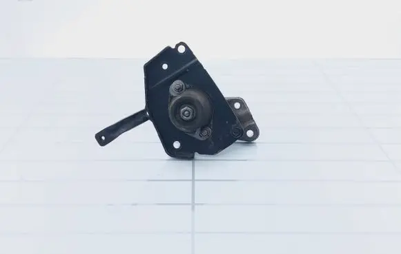 Peugeot 308 Engine mounting bracket 9658252780