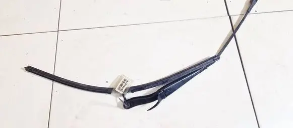 Mercedes-Benz B W245 Front wiper blade arm a1698200140