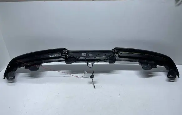 Tailgate/trunk spoiler