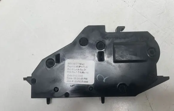 BMW X5 E70 Glove box lock 9177780 J235635000 70P11776