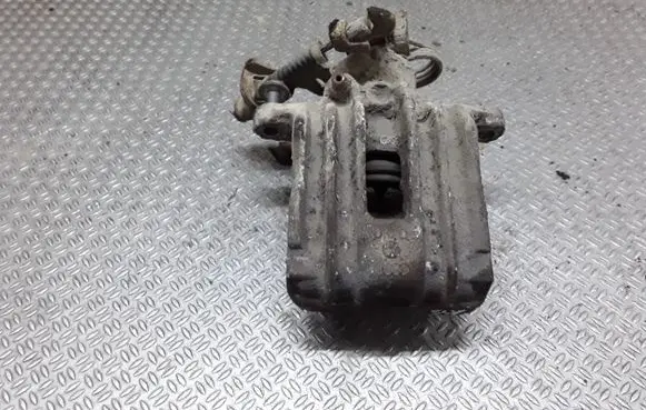 Volkswagen PASSAT B5 Rear brake caliper