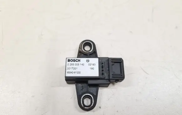 KIA Sorento Airbag deployment crash/impact sensor 0265005142 0017201 95640M1200