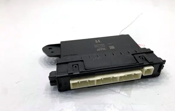 Toyota Camry VIII XV70 Other control units/modules 8865033F31
