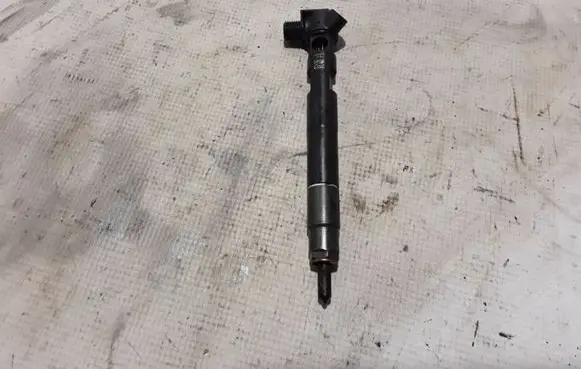 Mercedes-Benz Sprinter W907 W910 Fuel injector A6510703087