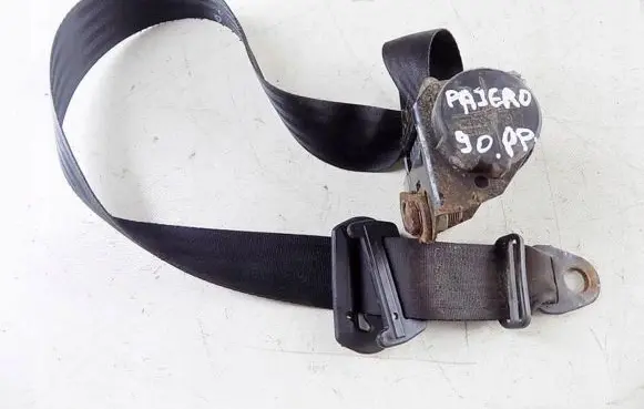 Mitsubishi Pajero Front seatbelt
