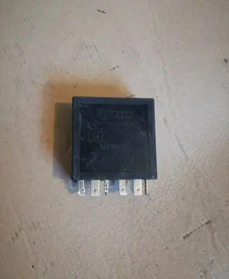 Volkswagen Golf IV Other relay 4B0955531A