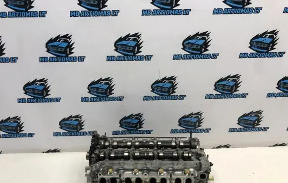 Toyota Avensis T250 Engine head 