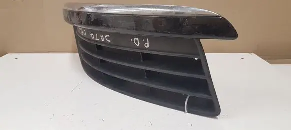 Volkswagen Jetta V Front bumper lower grill 1K0853666J