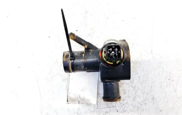 Volkswagen PASSAT B4 Engine coolant pipe/hose