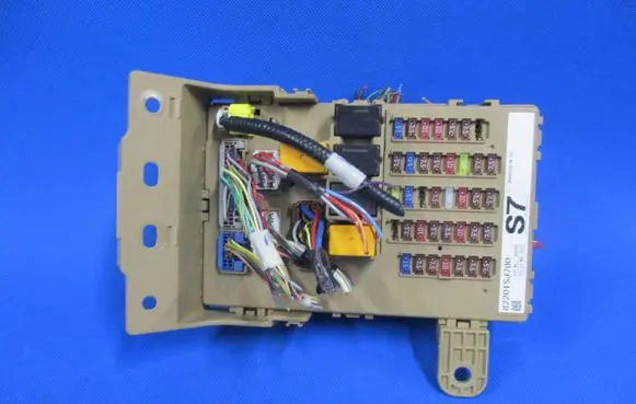 Subaru Forester SK Fuse box set 82201SJ700 902052