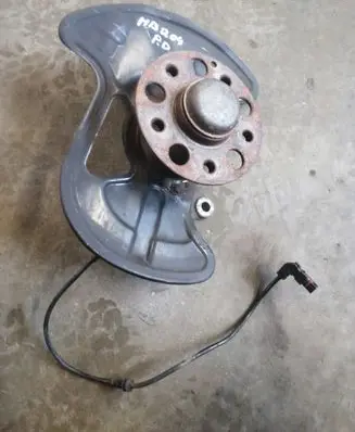 Mercedes-Benz C W204 Front wheel hub spindle knuckle