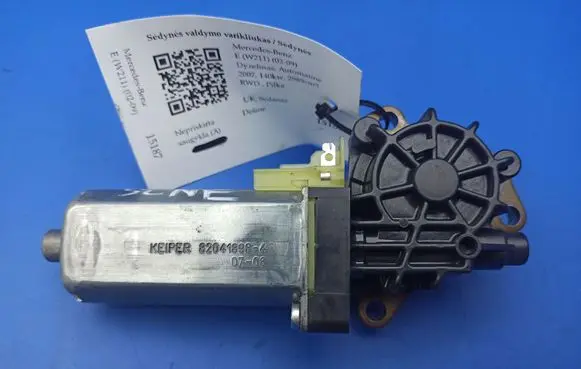 Mercedes-Benz E W211 Seat adjustment motor 0390203002 820418984 0708