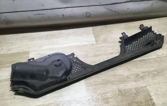 Mercedes-Benz SL R129 Wiper trim