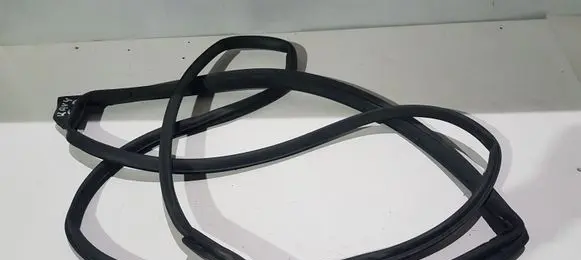 Toyota RAV 4 (XA40) Rubber seal rear door 6787142070