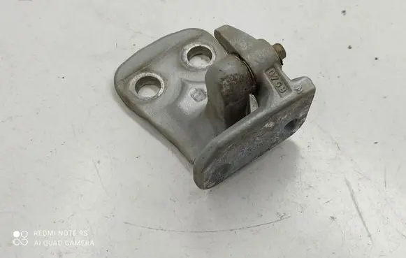 Land Rover Discovery 3 - LR3 Front door upper hinge