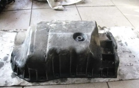 Renault Clio II Oil sump 330970661 19DTI59KW 111849