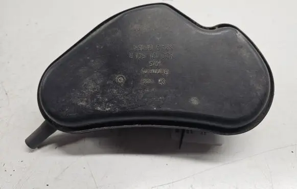 Audi A4 S4 B6 8E 8H Vacuum air tank 8D0131541B