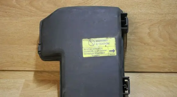 Volvo V70 Fuse box cover 8645259