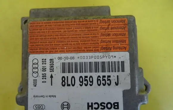 Audi A3 S3 8L Airbag control unit/module 8L0959655J 0285001352