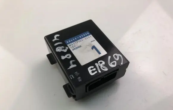 Toyota Avensis T220 Other control units/modules 8865005050