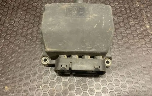 Volkswagen Touran I Turbo solenoid valve 6q0906625