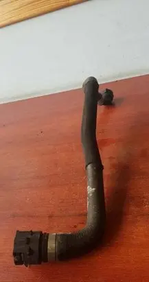 Engine coolant pipe/hose