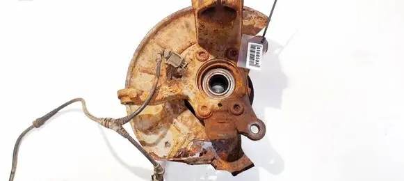 Volkswagen Golf V Front wheel hub 