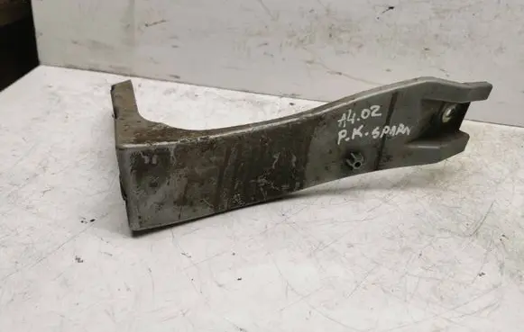 Audi A4 S4 B6 8E 8H Front bumper mounting bracket 8e0821137