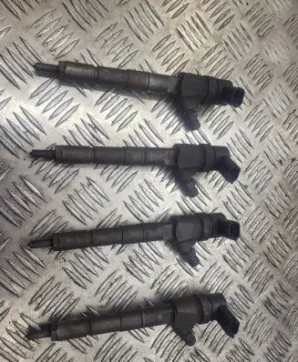 Opel Insignia A Fuel injectors set 0445110327