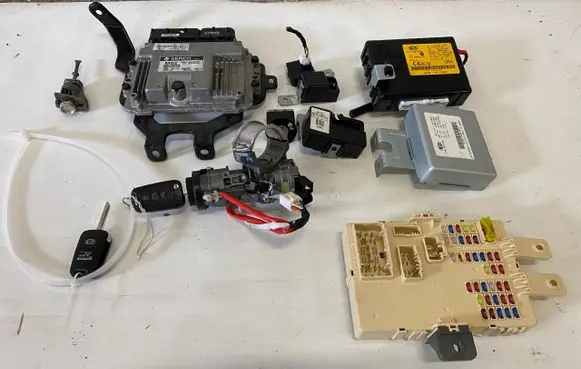 KIA Sportage Engine ECU kit and lock set 39110-2BAM2