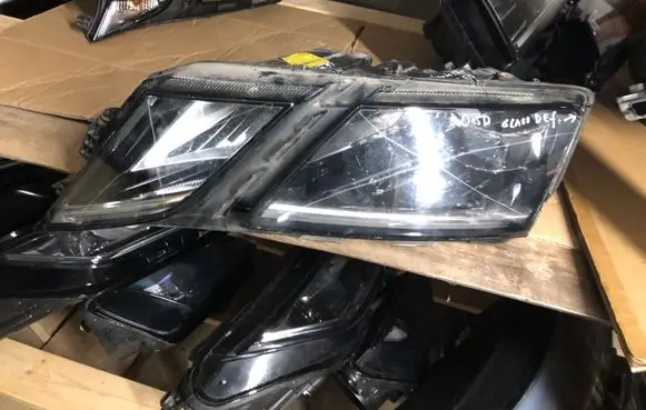 Skoda Octavia Mk3 (5E) Headlight/headlamp 5E1941015D 030110423100