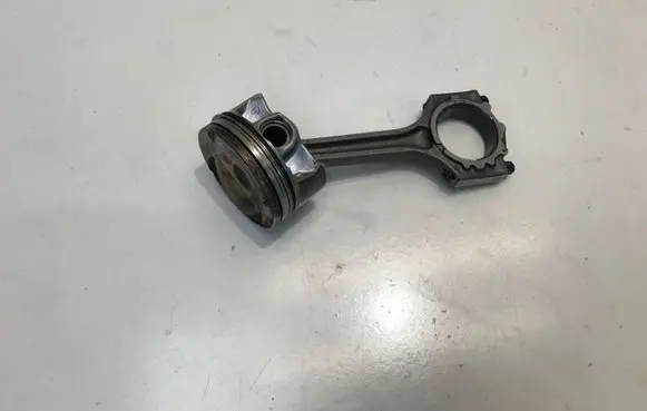 Hyundai i20 (BC3 BI3) Piston with connecting rod 3300400