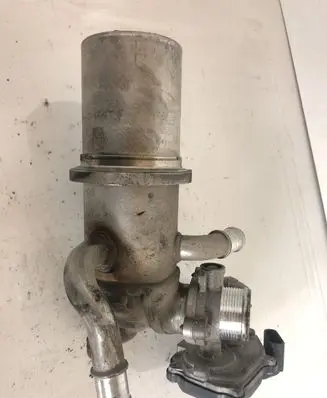 Audi A6 C7 EGR valve cooler 04L131512A 04L131501B