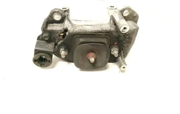Engine mount bracket