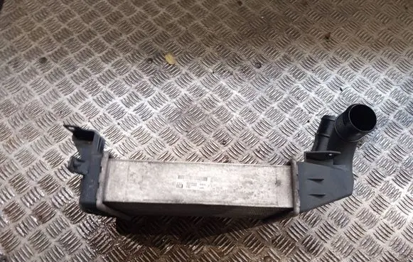 Opel Astra H Intercooler radiator 13213402