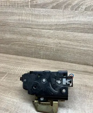 Audi A4 S4 B6 8E 8H Front door lock motor 4B1837015B