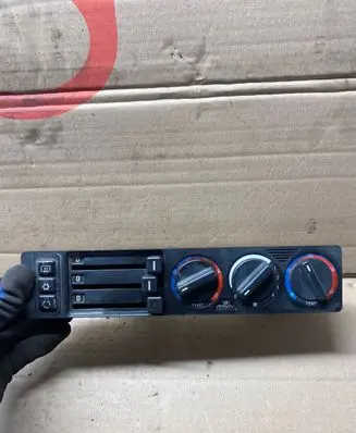 BMW 5 E34 Climate control unit E346411 8351114