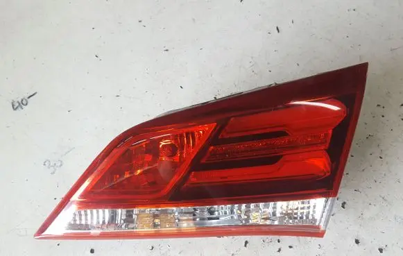 Tailgate rear/tail lights