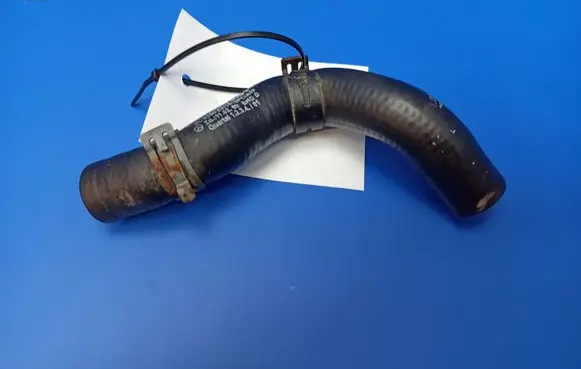 Mercedes-Benz C W203 Engine coolant pipe/hose 3L625412