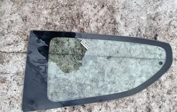 Rear door window glass