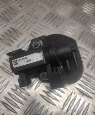 BMW 5 E39 Turbo solenoid valve 72279601