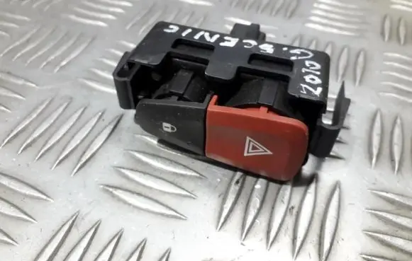 Renault Megane III Hazard light switch 8200214896a 8200214896-a
