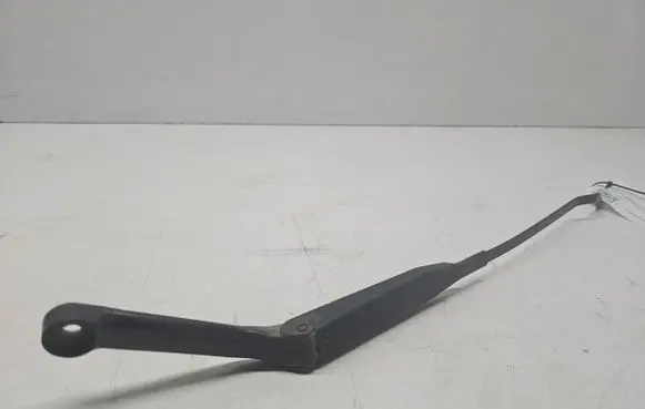 Opel Vectra B Front wiper blade arm 90504174