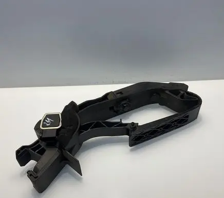 Mercedes-Benz E W211 Accelerator throttle pedal A1713000004 1713000004