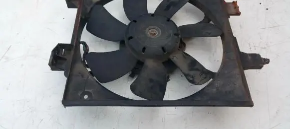 Mazda 323 F Radiator cooling fan shroud