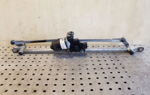Land Rover Discovery 3 - LR3 Front wiper linkage and motor 9501241