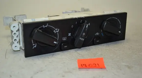 Mitsubishi Carisma Climate control unit MR500527 030317