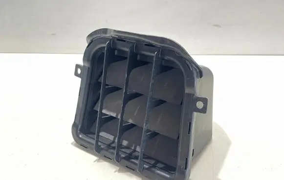 Porsche Macan (95B) Quarter panel pressure vent 8K0819161C